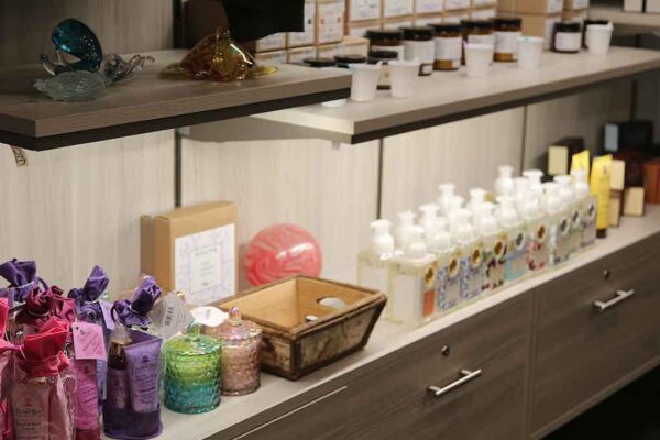 Gift_Shop_Merchandise_8061